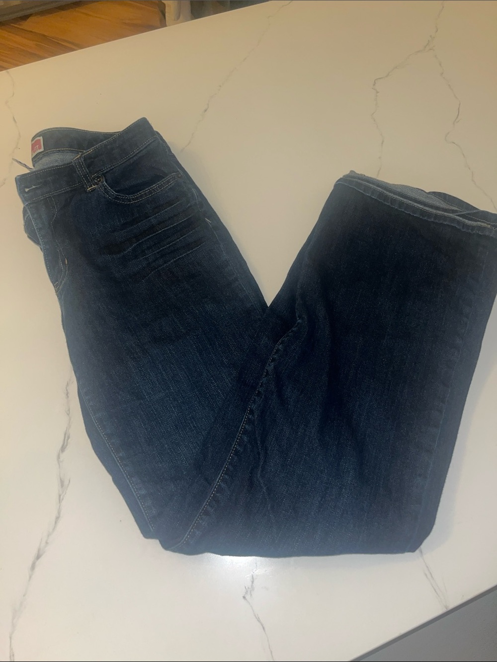 GAP Essential Fit Medium Blue Straight Jeans—6L